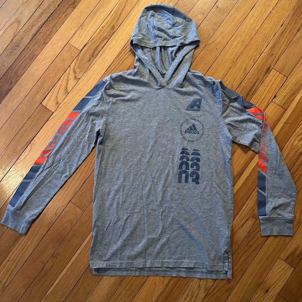 Adidas Gray Graphic Long Sleeve Hooded Tee Shirt! Boy’s Size Large (14/16).